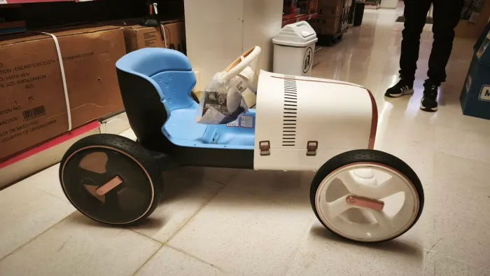 Carrinho elétrico retrô infantil