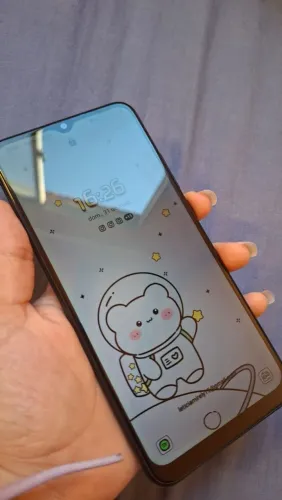 Celular usado a três anos em ótimo estado 