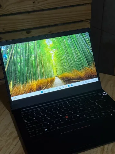 Notebook Lenovo muito novo