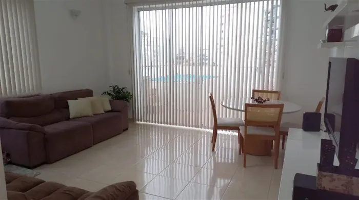 Excelente Cobertura Linear com piscina e churrasqueira na Tijuca