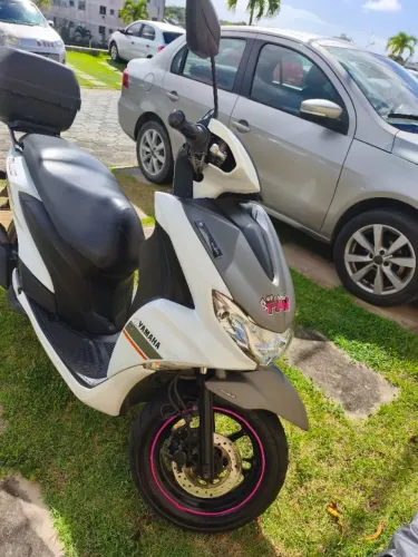 Moto Yamaha fluo 125