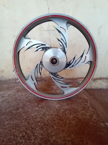 Roda dianteira liga leve