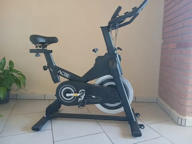 Bike ergometrica Acte roda com 10kg