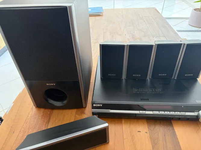 DVD Home Theater System DAV-DZ275.