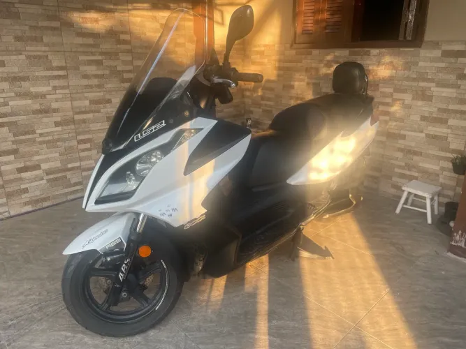 Scooter 300cc com ABS