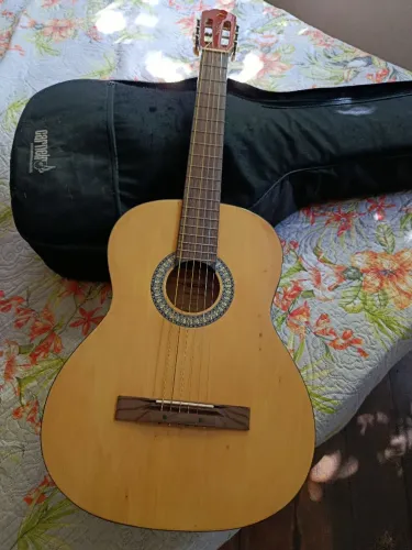 Vendo Violão Vogga Modelo VCA 201 com capa