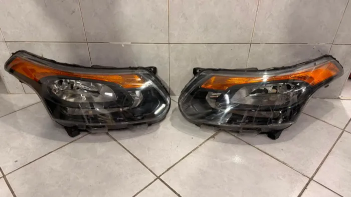 Farol Citroen Aircross 2011 À 2014 ( fume) original o par