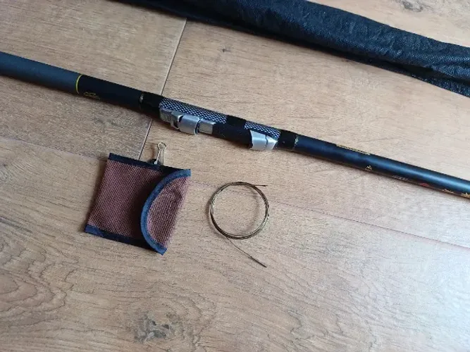 Vara de pesca interline marca Fishing King com 4,5 m. Nova, sem uso.