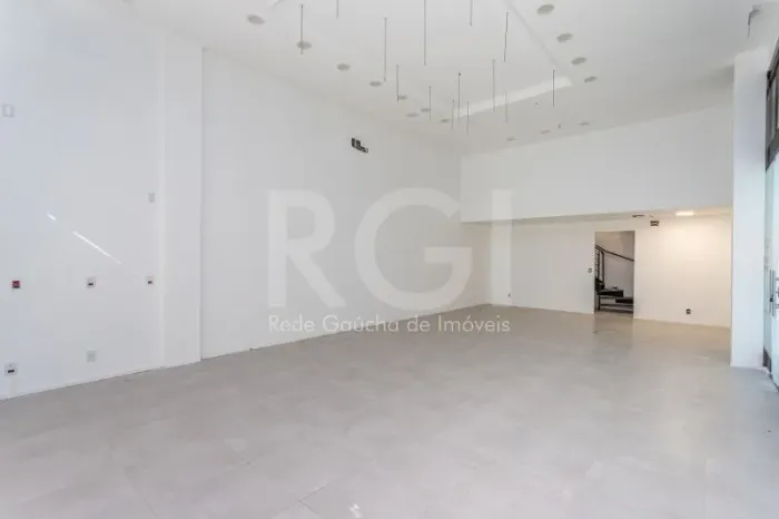 Ponto Comercial/Loja para Aluguel no Bairro Praia de Belas com 76m² de Área Útil