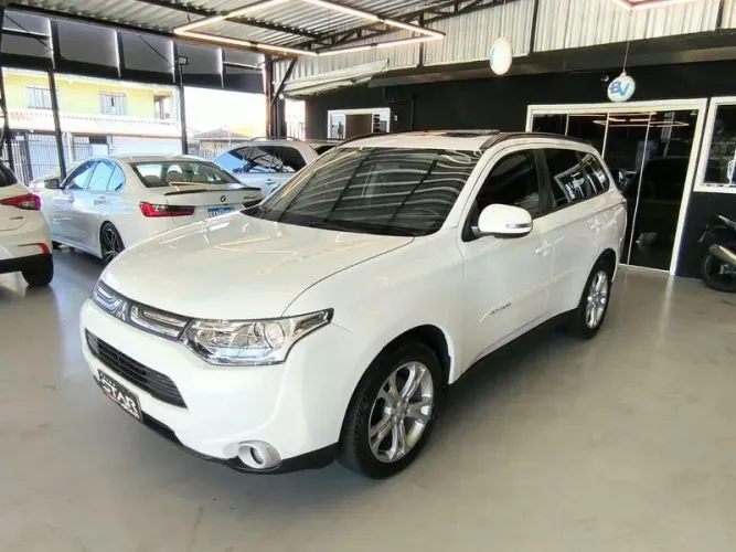Mitsubishi Outlander 2.0 16V 160cv Aut. 2014