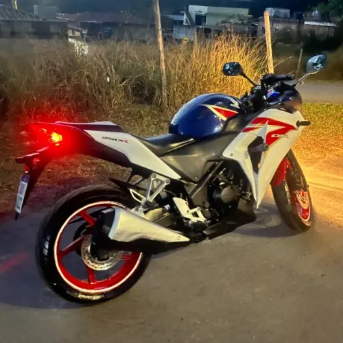 ? HONDA CBR 250R 2012 | 36.000 KM ORIGINAIS | MANUAL E CHAVE RESERVA ?