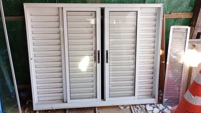 Janela 6 folhas alumínio branco 
