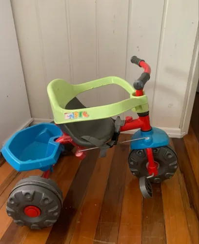 Triciclo infantil