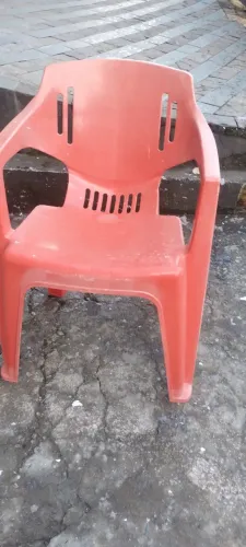 Cadeira de plástico