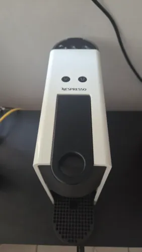 Cafeteira Nespresso Essenza Mini