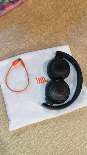Fone JBL bluetooth. Valor a combinar dependendo da forma de pagamento 
