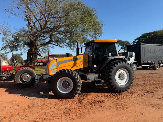 Trator Valtra Bh 205i 2013 7800 hora