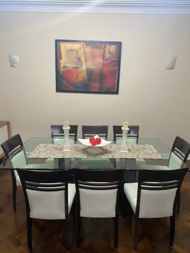 Mesa com tampo de vidro de excelente qualidade 