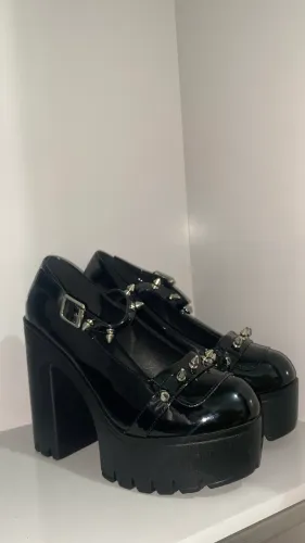 Sapato Plataforma Gótico Preto com Spike