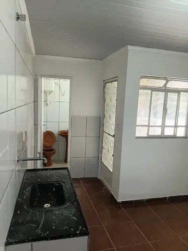 Alugo casa