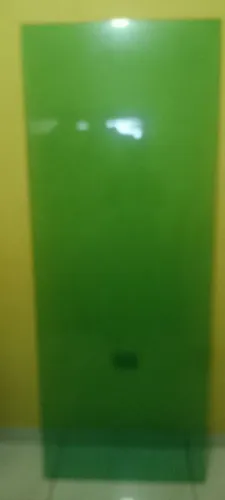 Vidro verde 10 milímetros 1.80 comprimento 70 centímetros de largura excelente para mesa 