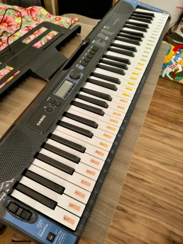 Teclado musical Casio Casiotone CT-S300