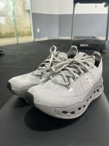 On Running Cloud Surfer Max Feminino - tamanho 39