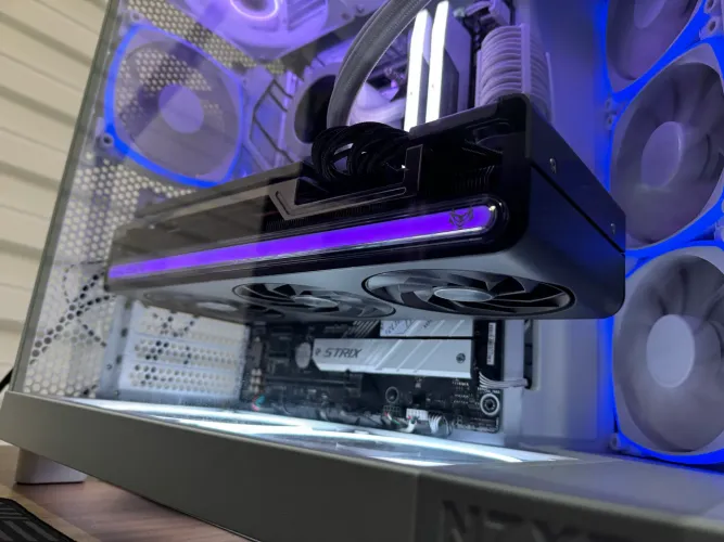 AMD RX 7900 GRE Nitro + 16GB FSR4
