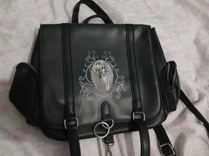 Vende-se mochila noiva cadáver 