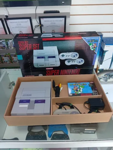 Super Nintendo completo na caixa