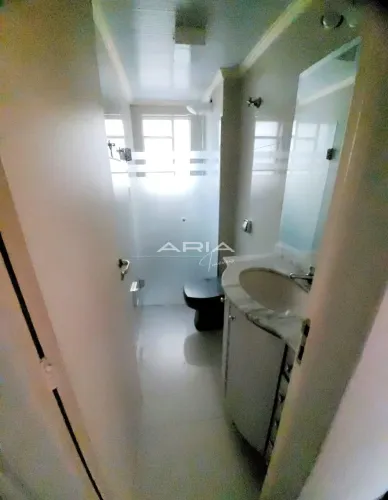 Apartamento à VENDA próx. à Av. Arthur Thomas, Região Oeste de Londrina.