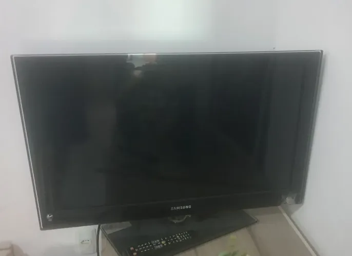 Televisão Samsung 32" com defeito