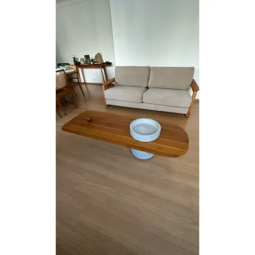 Mesa de Centro em Madeira Maciça