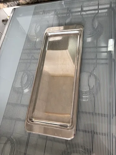 Bandeja Retangular em Inox - Elegante e Resistente