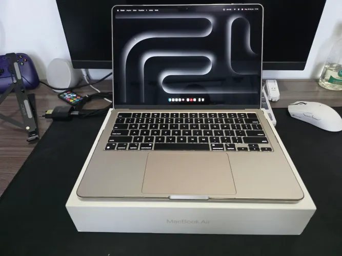 Macbook Air M2 - 16GB - Estelar