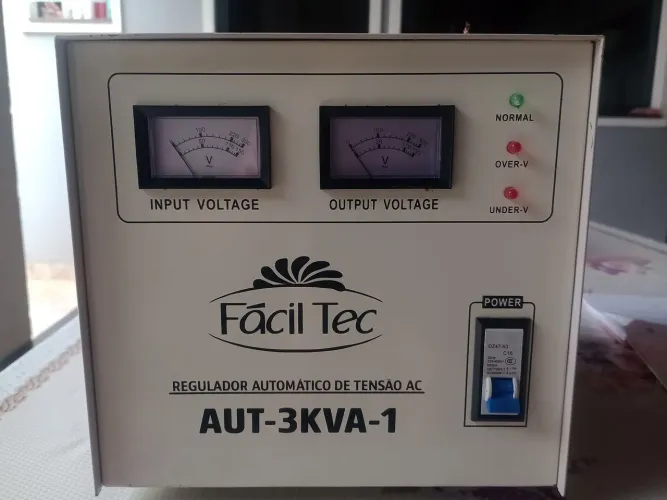 Estabilizador 3KVA-1