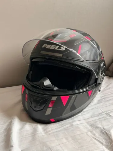 Capacete  peels  praticamente novo