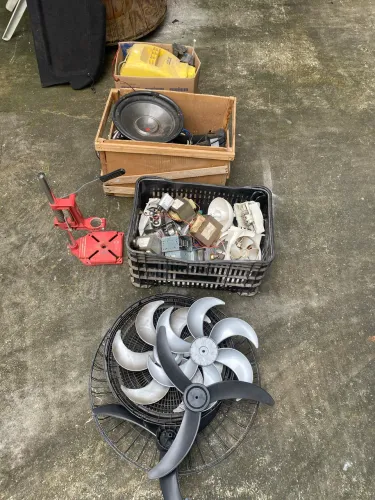 Peças para ventilador e microondas e outras coisas 