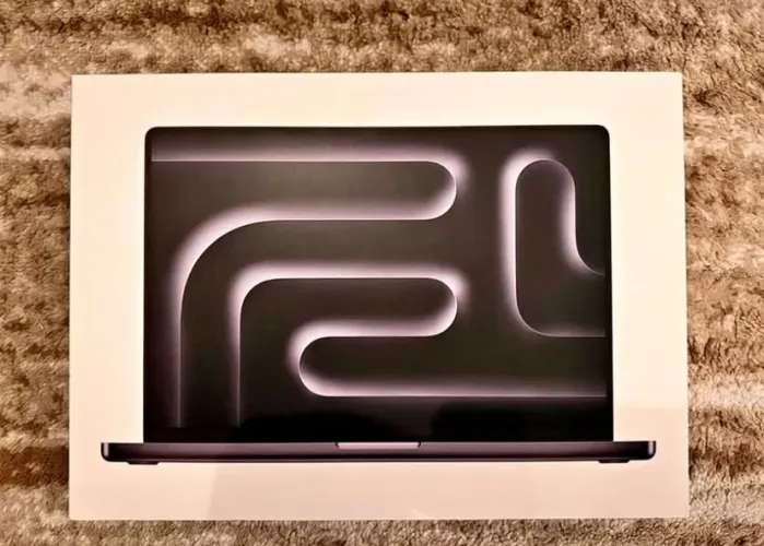 MacBook Pro 16.2 | 128G |2TB|M5MAX|NANO