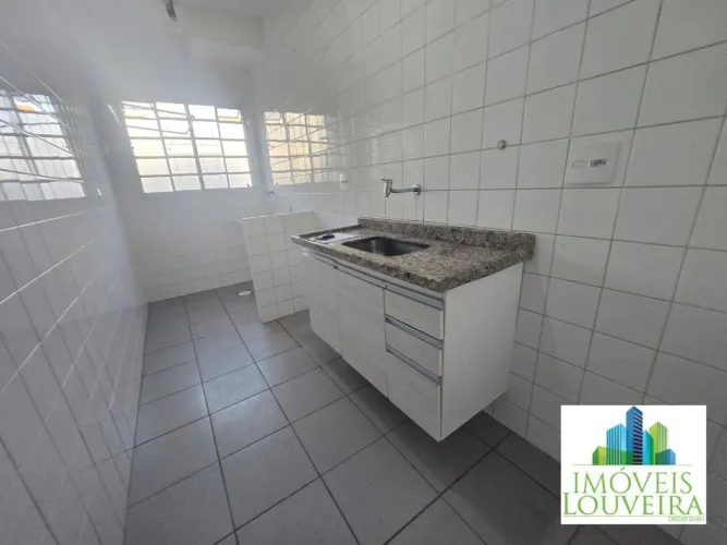 Apartamento com 2 dormitórios para alugar por R$ 2.400,00/mês - Jardim Bandeirantes - Louv