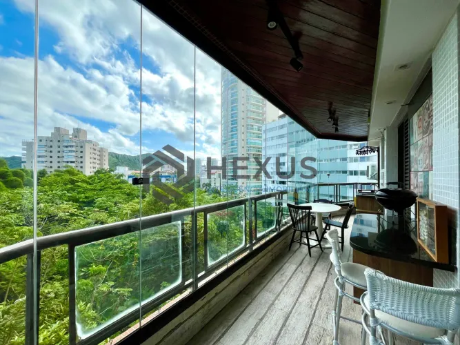 Apartamento com varanda gourmet vista mar e lazer na beira mar da Praia do Tombo, Guarujá