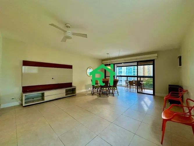 Apartamento reformado, 4 dormitórios (4 suítes), 3 vagas, lazer, Pitangueiras, Guarujá/SP.