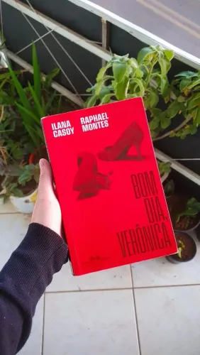 Livro Bom Dia, Verônica - Raphael Montes e Ilana Casoy | Semi novo