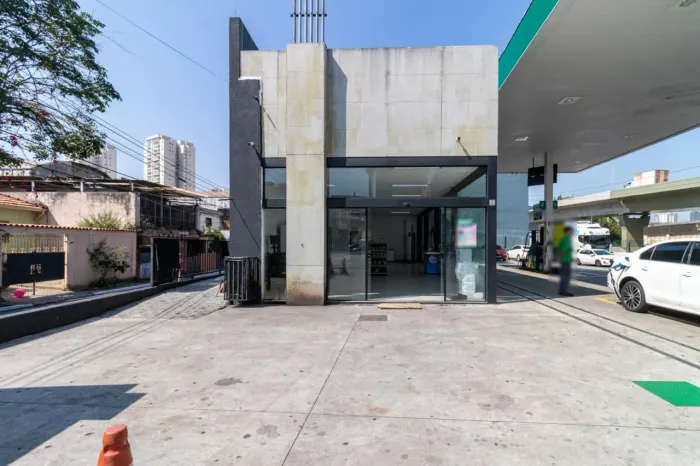 Loja em posto na Rua Isabel Garcia, 158 - Terreo 110 m²