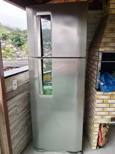 Vendo Geladeira Eletrolux de 459lts fosfree de 02 portas