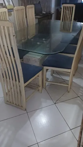 Mesa de vidro com pé em mármore (8 cadeiras) + aparador de vidro com gesso