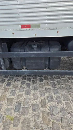 Vendo Tanque de combustível ?