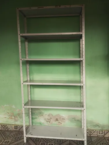 Prateleira de ferro