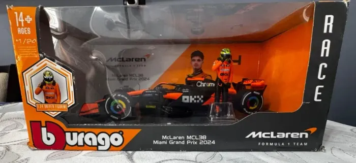 Miniatura Bburago McLaren MCL38 Laranja 1:24 F1 2024 Norris #4