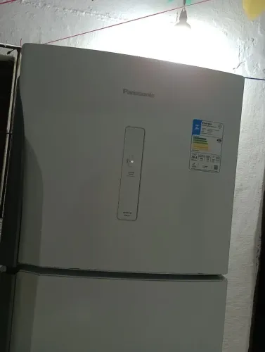 Vende-se uma geladeira bem conservada toda boa perfeita espaçosa 387 litros grande